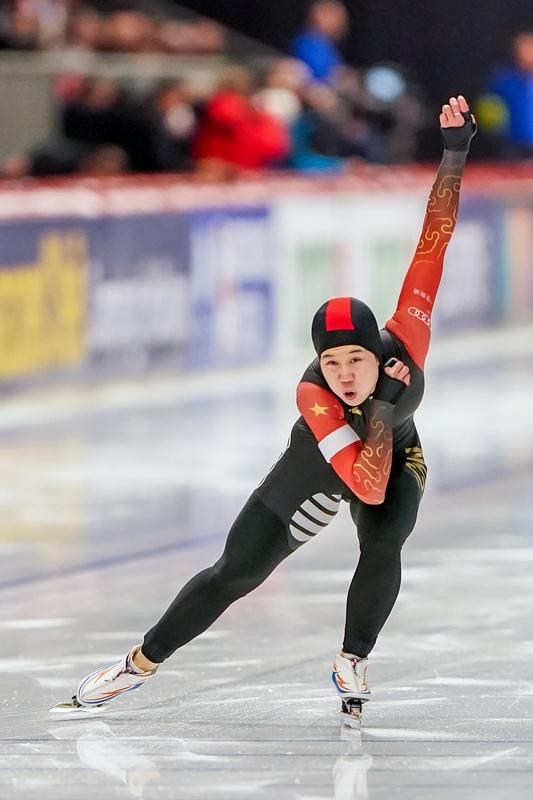 宁忠岩卫冕出征！速度滑冰世锦赛开战：中国六将参赛在这场备受瞩目的速度滑冰世锦赛