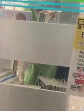 笑死我了日本有人在便利店看杂志现场手冲结果被店员赶出去了