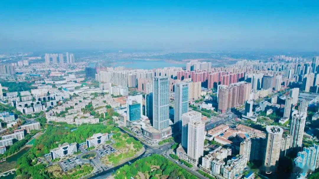 2025年百强县GDP排行榜上，湖南长沙县排名第九，距离排名第八的江苏宜兴仅有1