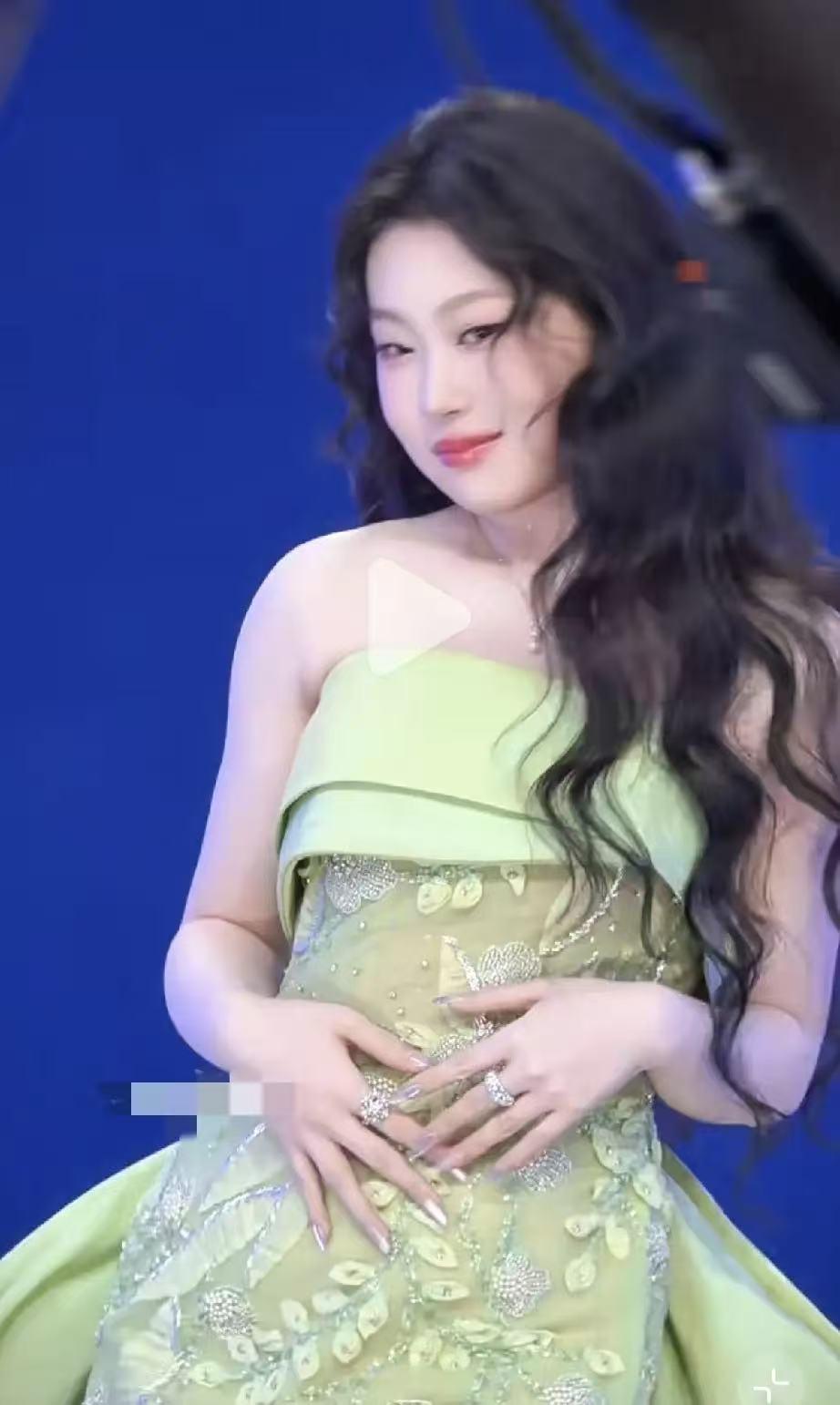 小沈阳女儿新造型翻车了！8月16日，小沈阳女儿沈佳润参加第7届TMEA腾讯音