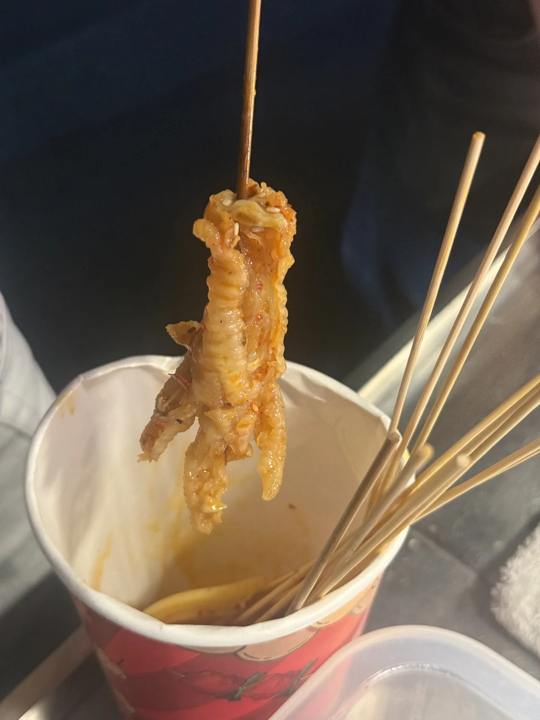 七块钱一支的鸡爪贵吗？