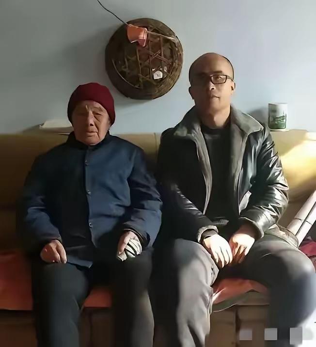 寒门学子每日徒步30公里求学，好心阿姨免费收留，他考上人大终圆逆袭梦1995