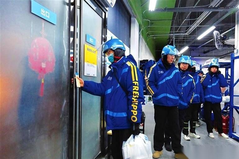 盒马，在太原，正式开跑了。规矩很直接：下单开始，30分钟，东西必须送到你家门口