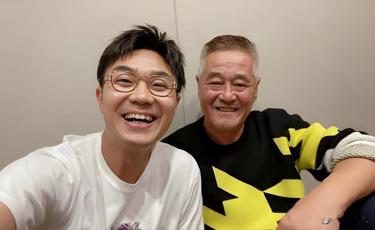 只能说大鹏这波操作太会做人了！他的脑子真不是白长的。当年赵本山帮他