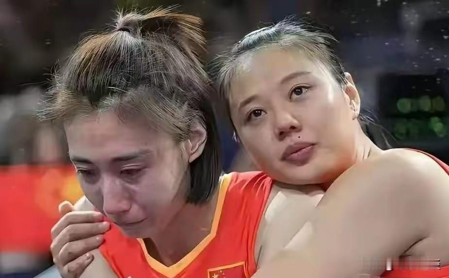 中国女排亚锦赛2:3不敌泰国队，痛失直通奥运良机，以下几个问题值得商榷：1、
