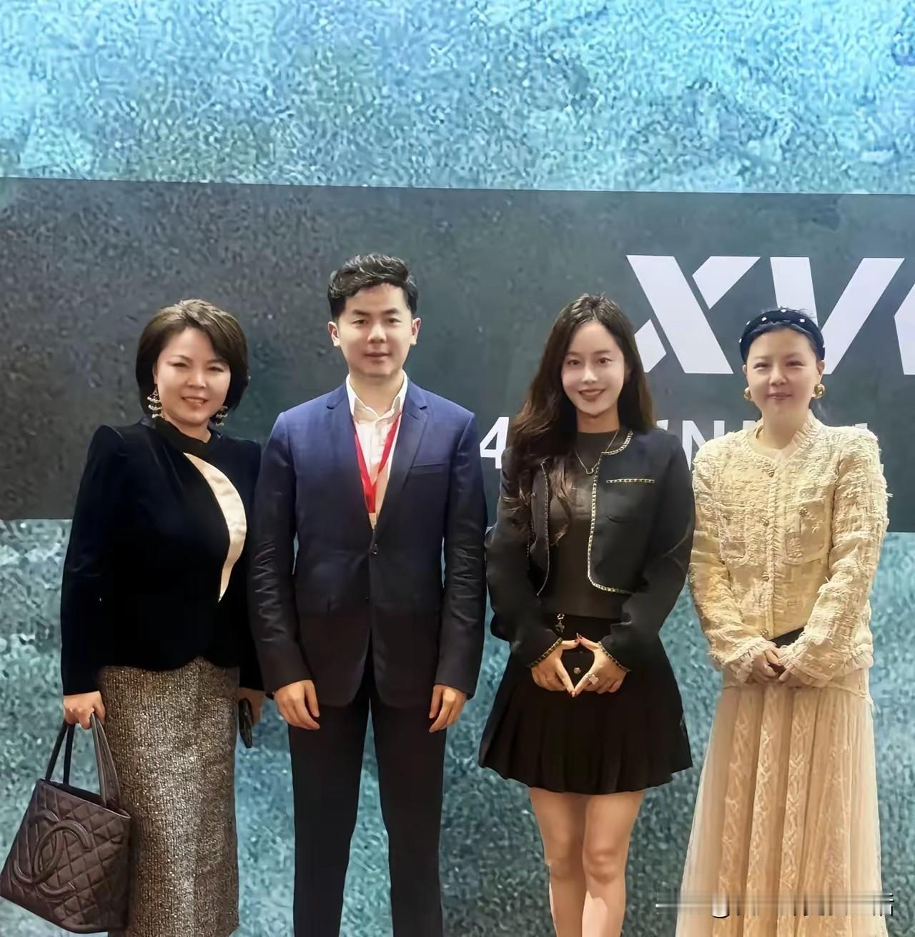 真的是人红是非多呀。霸王茶姬的创始人和光伏女神结婚了，本来是喜事很多人表示祝福