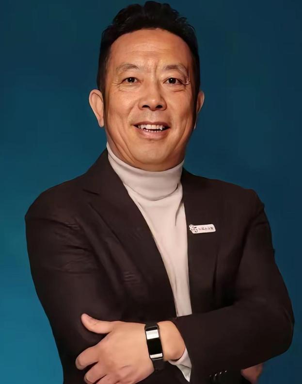 要是罗永浩晚半年再把“预制菜”这层窗户纸捅破，贾国龙早就领着一帮内蒙古圈里的老伙