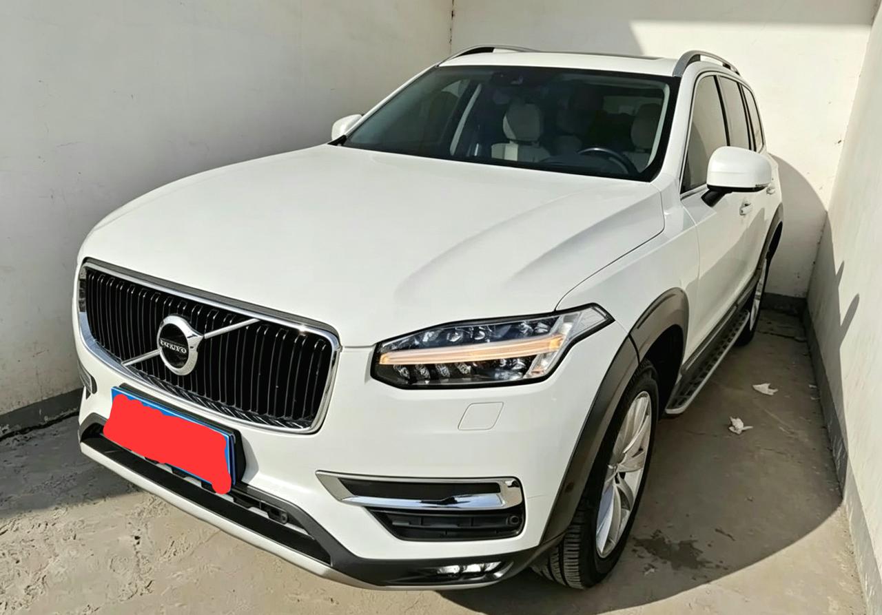 这台沃尔沃xc90如果你比较熟悉的话，你会发现这台车的一些问题在哪儿，比如说整个