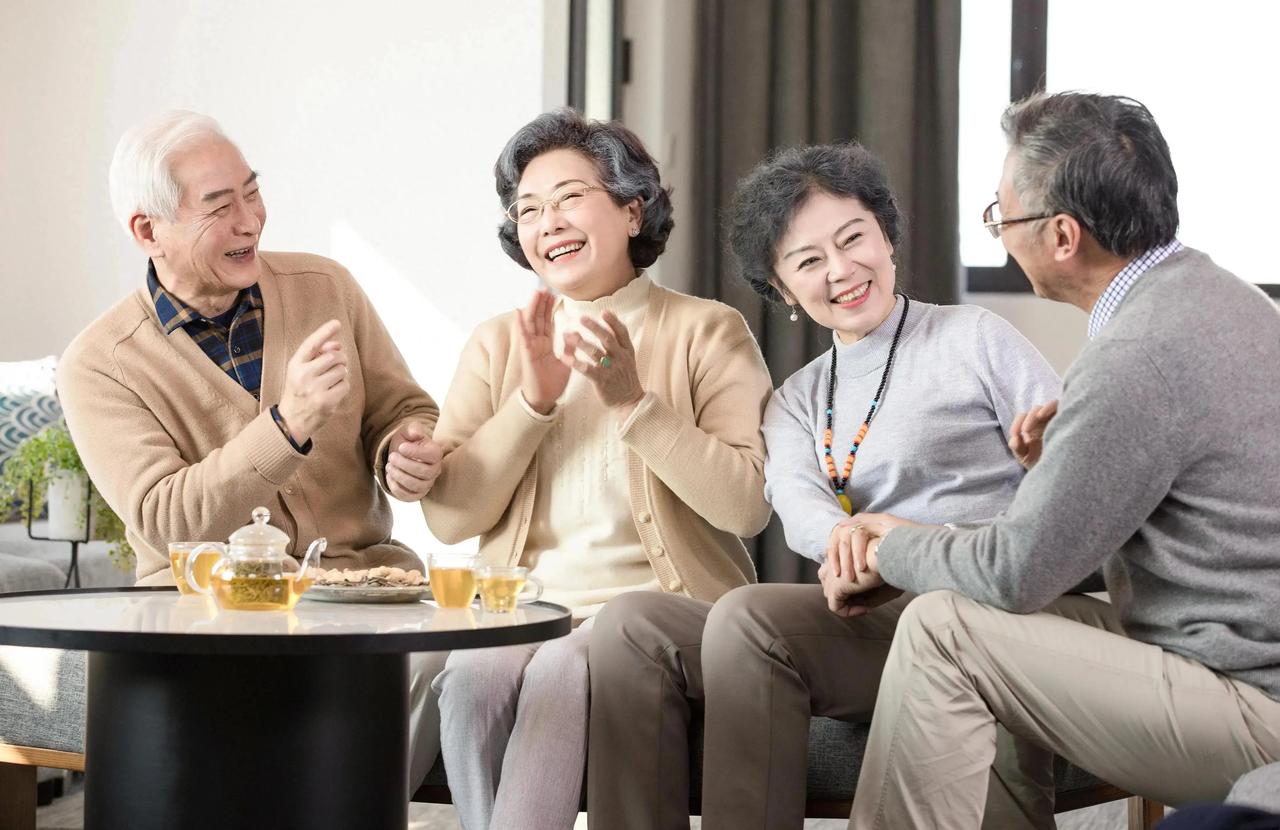 国家出手养老，为何老百姓还是慌？大家做好准备！明年起，六七十岁的老人或将面临"三