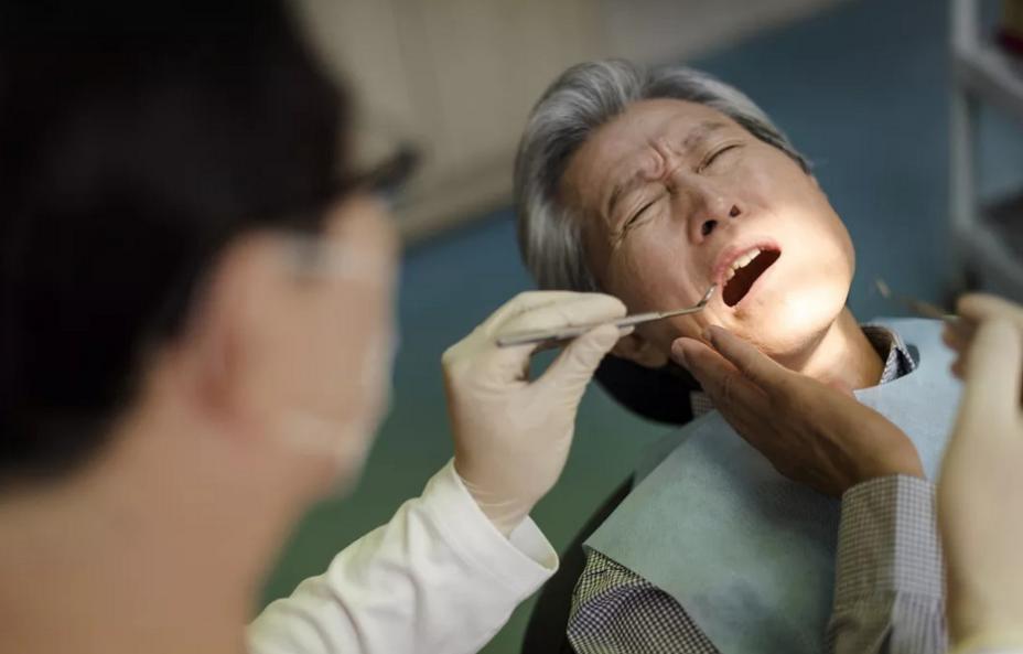 农村老辈常说“牙疼不算病，疼起来要人命”，可很少有人知道，牙齿的小毛病可能是脑