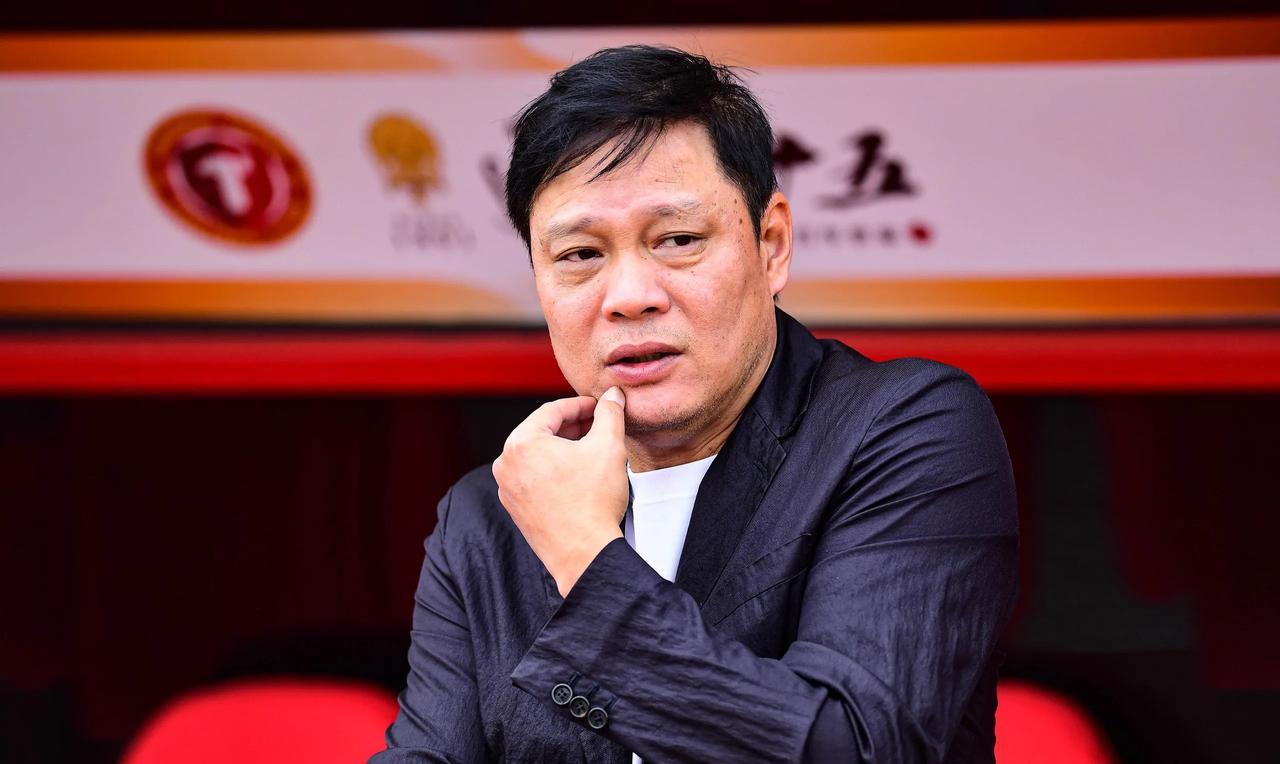 主持人问范志毅:“你能接受女儿租房结婚吗？”范志毅斩钉截铁摇摇头:“我不接受！”