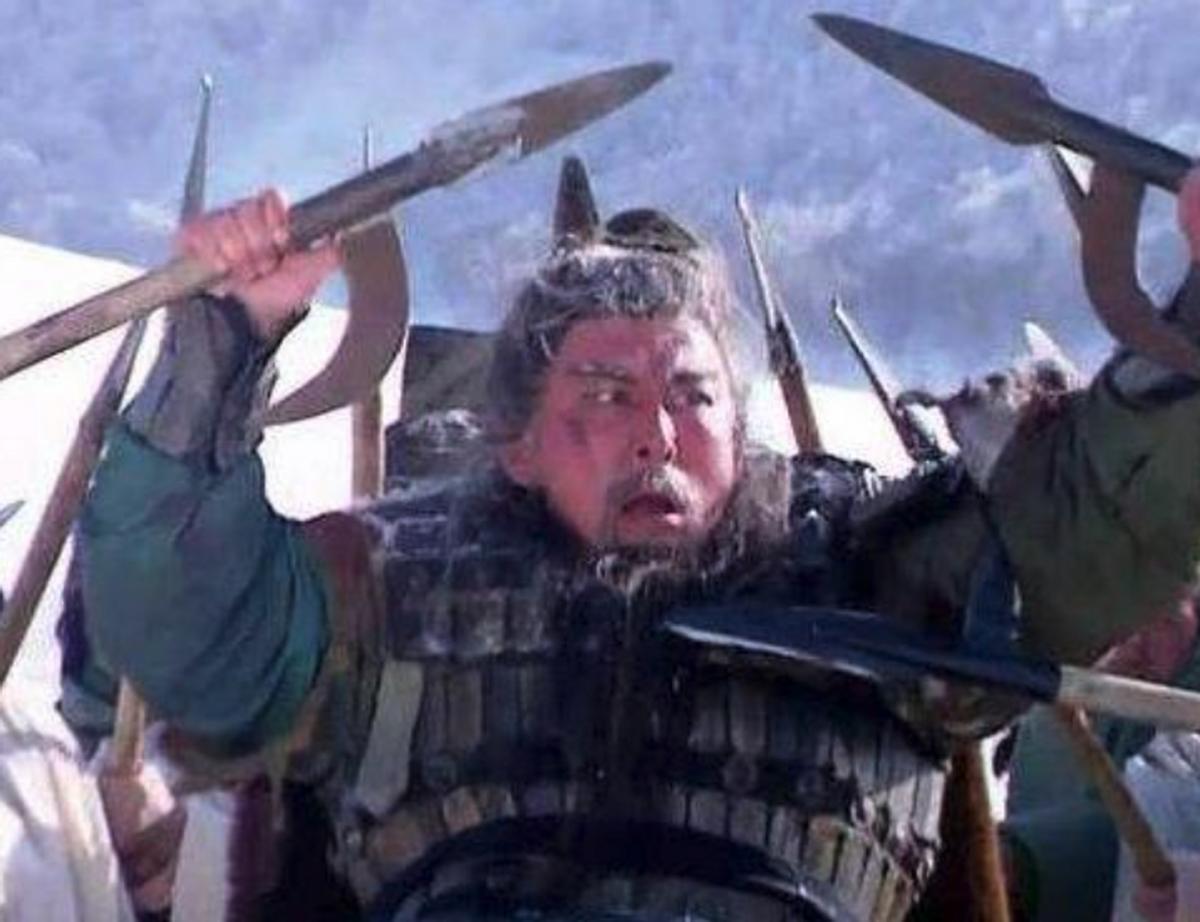 如果糜芳死守荆州等待关羽回援，关羽还会被擒杀吗？咱们从白衣渡江的那个秋夜说起