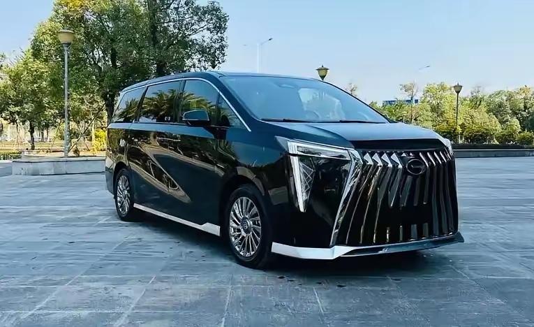 买MPV不纠结，记住这口诀就行：要商务：选别克GL8要面子：选丰田埃尔法要