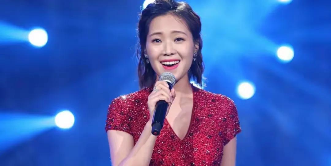 谢春芳彻底后悔了，《我的楼兰》全部下架！云朵遇到大事了，她演唱刀郎的所有歌曲，