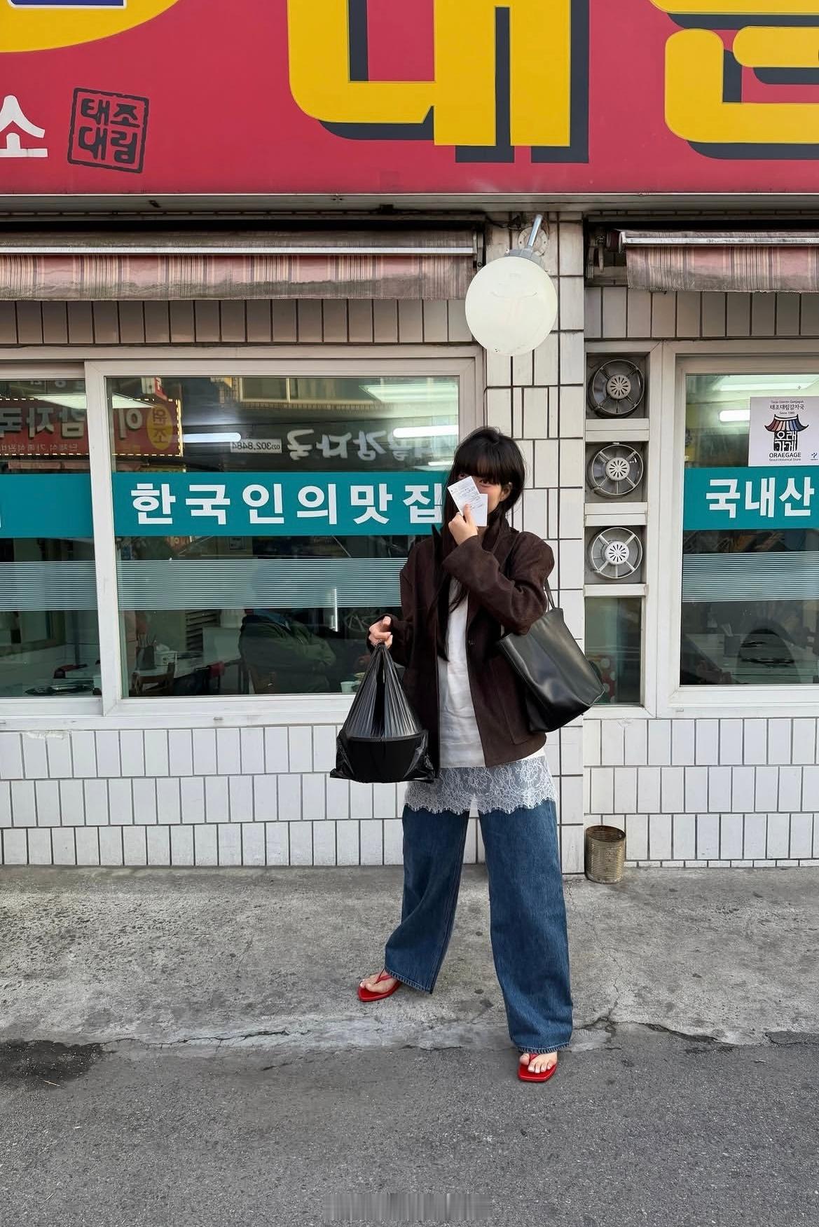 穿搭分享连续更新第2788天韩国时尚女生日常搭配周一来啦韩系穿搭超能新星汇新星