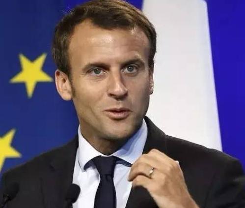 见过小弟讨好大哥的，但你绝对没见过连国家体面都豁出去的！堂堂西方最高级别的G7峰