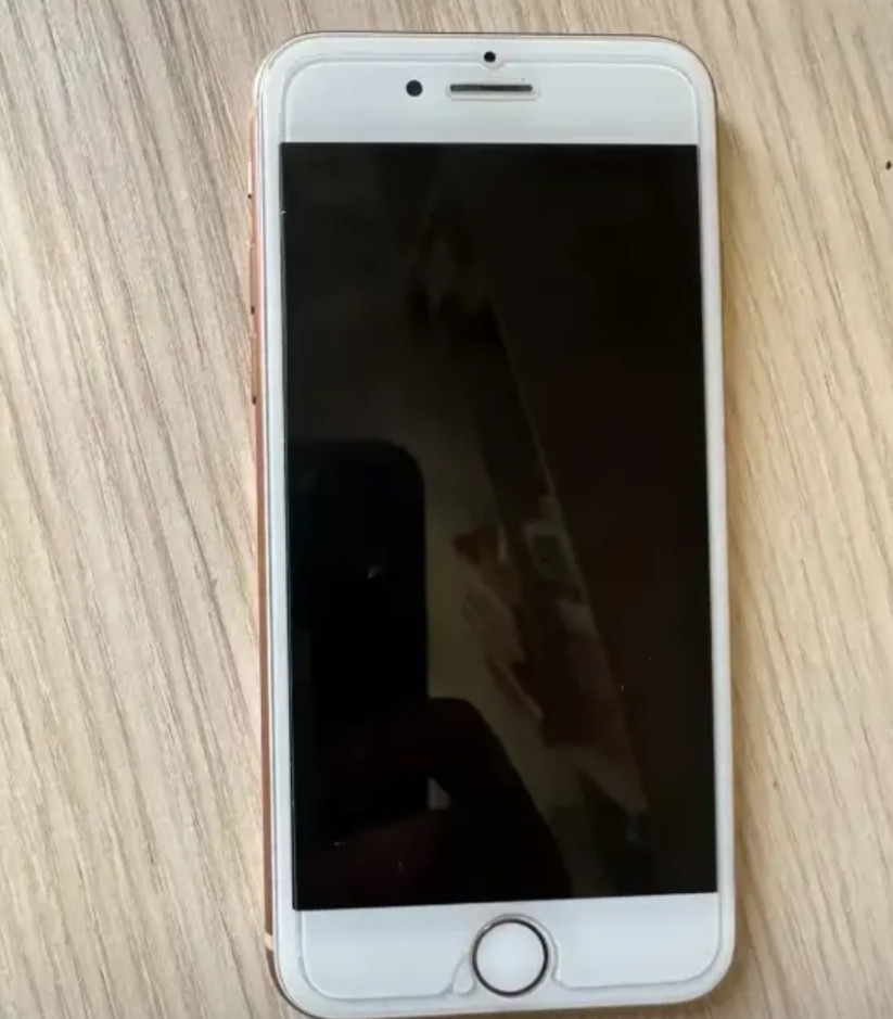 每次看到同事的手机我都要调侃她一翻，都什么年代了，iPhone都到17了，还在用