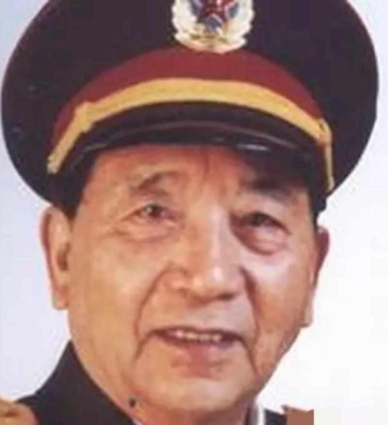 1932年，徐向前骑马路过死人堆时，发现其中一具尸体是自己手下的一名连长，并且身