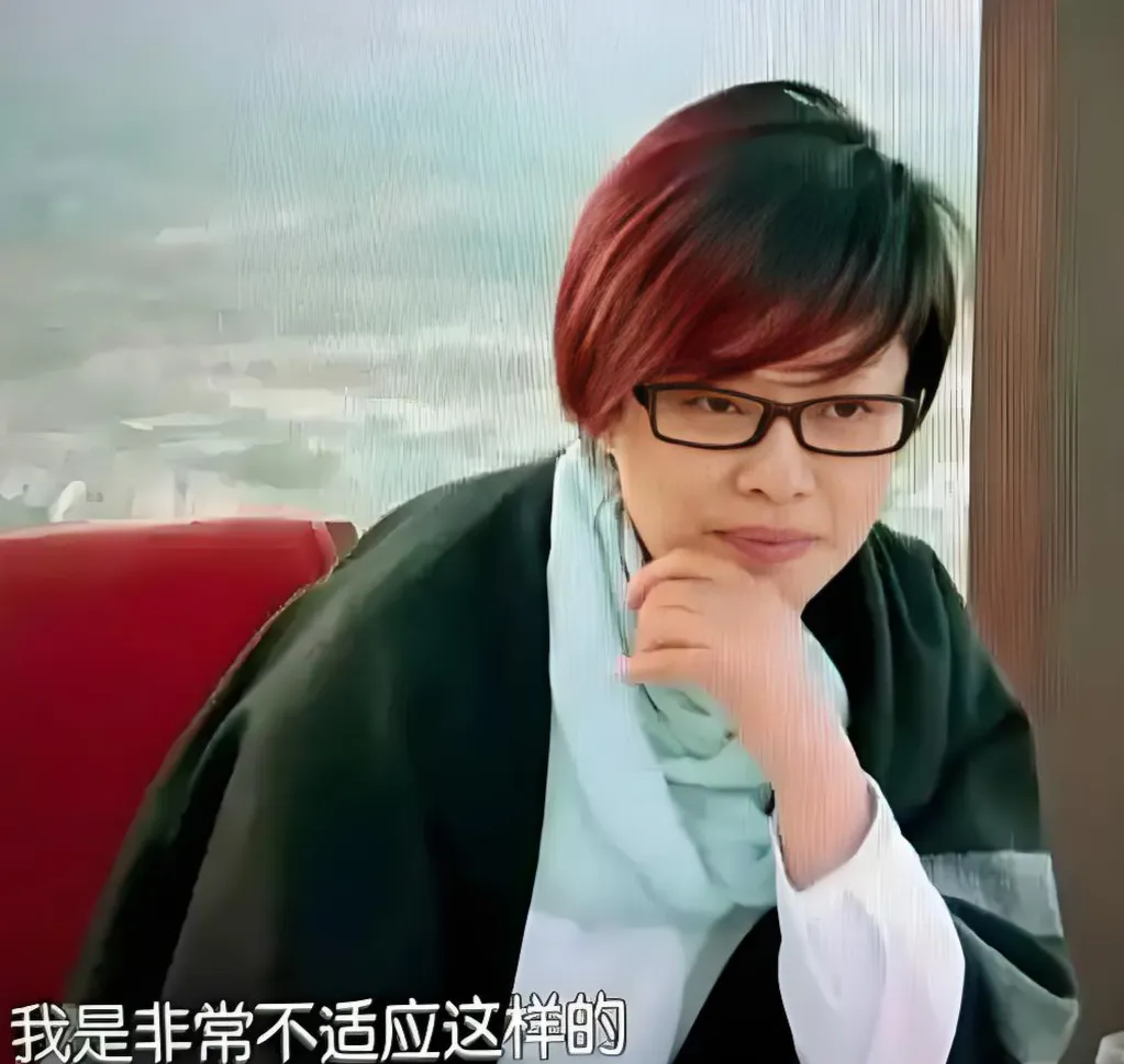 毛阿敏没有任何错！花少2又被网友挖出来吐槽，无数网友嘲讽毛阿敏当面一套背后一套，背刺闺蜜，喜欢蛐蛐人
