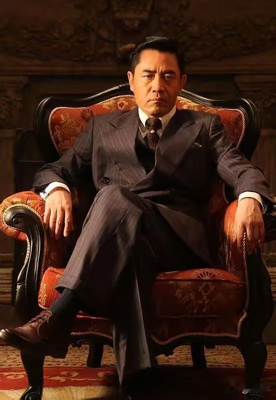 1995年，《大宅门》开始筹拍，男主定了陈宝国，已经给了他9万片酬。可是进组后陈