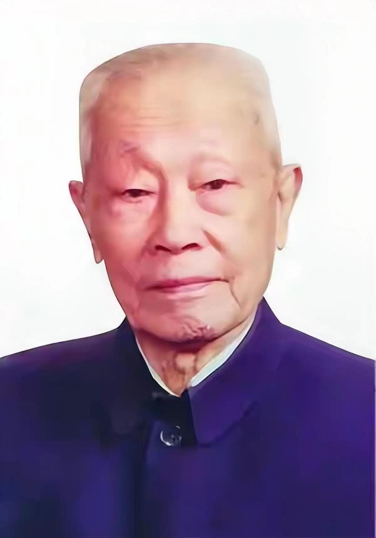 他是陈毅元帅的堂兄，黄埔五期毕业，曾任蒋介石侍从室副官，1946年奉命组建沈阳第