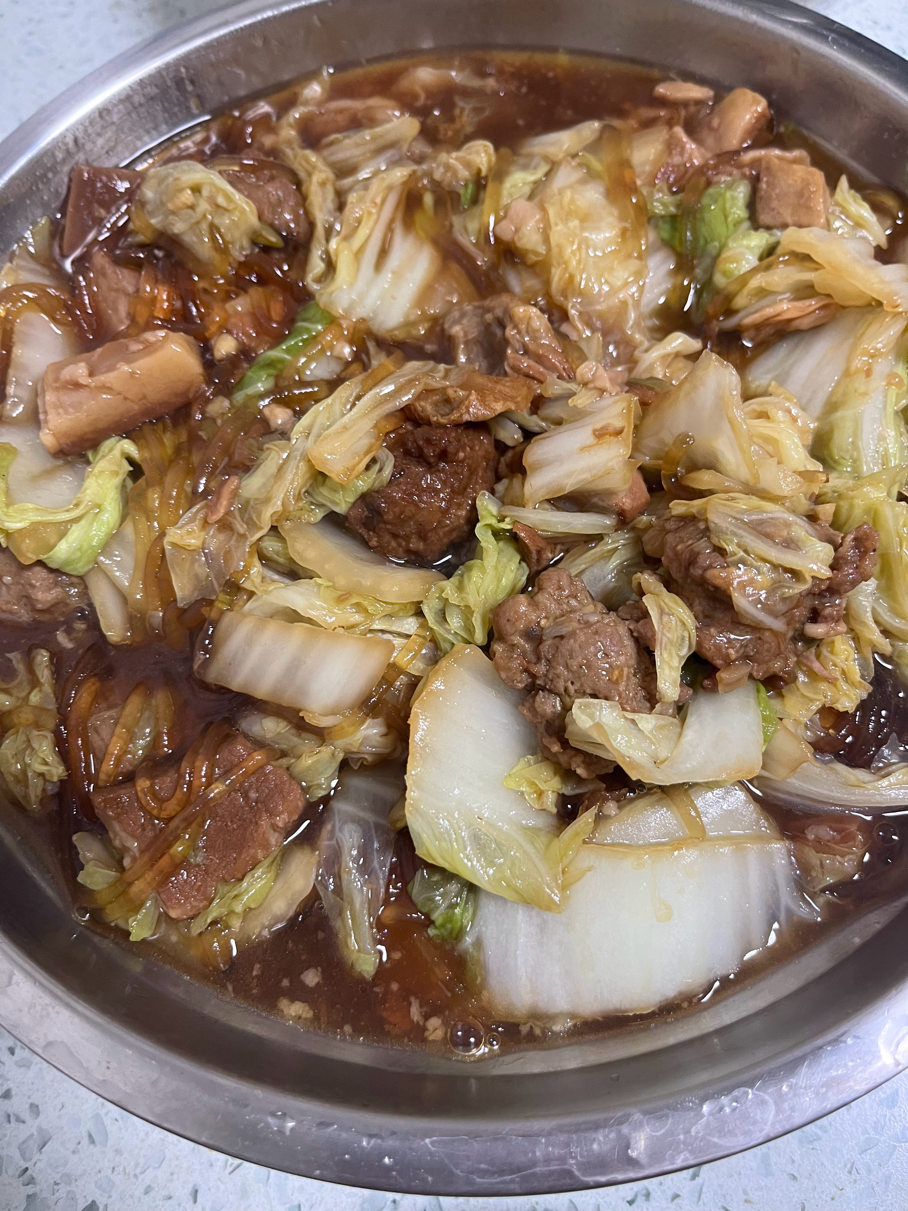 开饭吃饭，从今天开始解决大白菜，顿顿都有它！猪肉粉条白菜配米饭，好吃😋