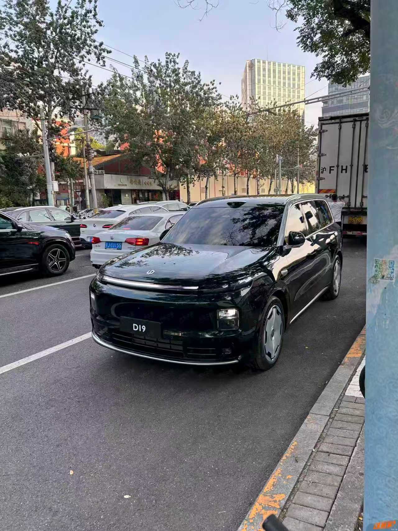 看起来零跑的新车来了，名字为D19。这个就是之前我一直提及的D系列了，如果我们参