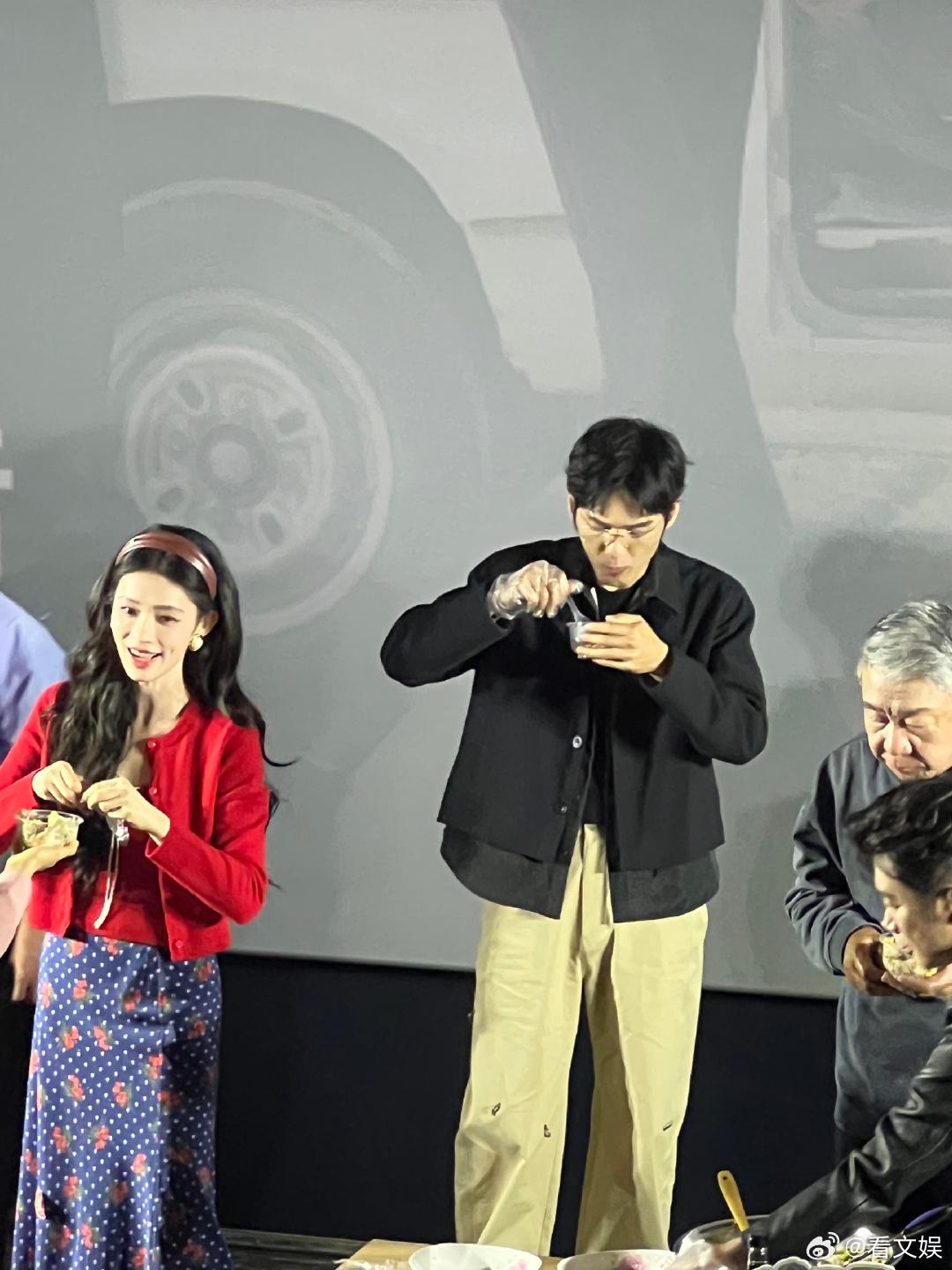 白宇剧宣新人大家都在挑逗这个白宇哈哈哈哈白宇简直是剧宣新人被挑逗了！吃冬去春来