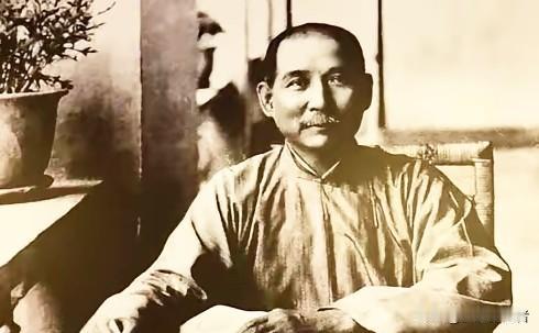 孙中山患肝癌，主刀医生是美国人邰乐尔，用的是当时最先进的镭射治疗，遗嘱由汪精卫起