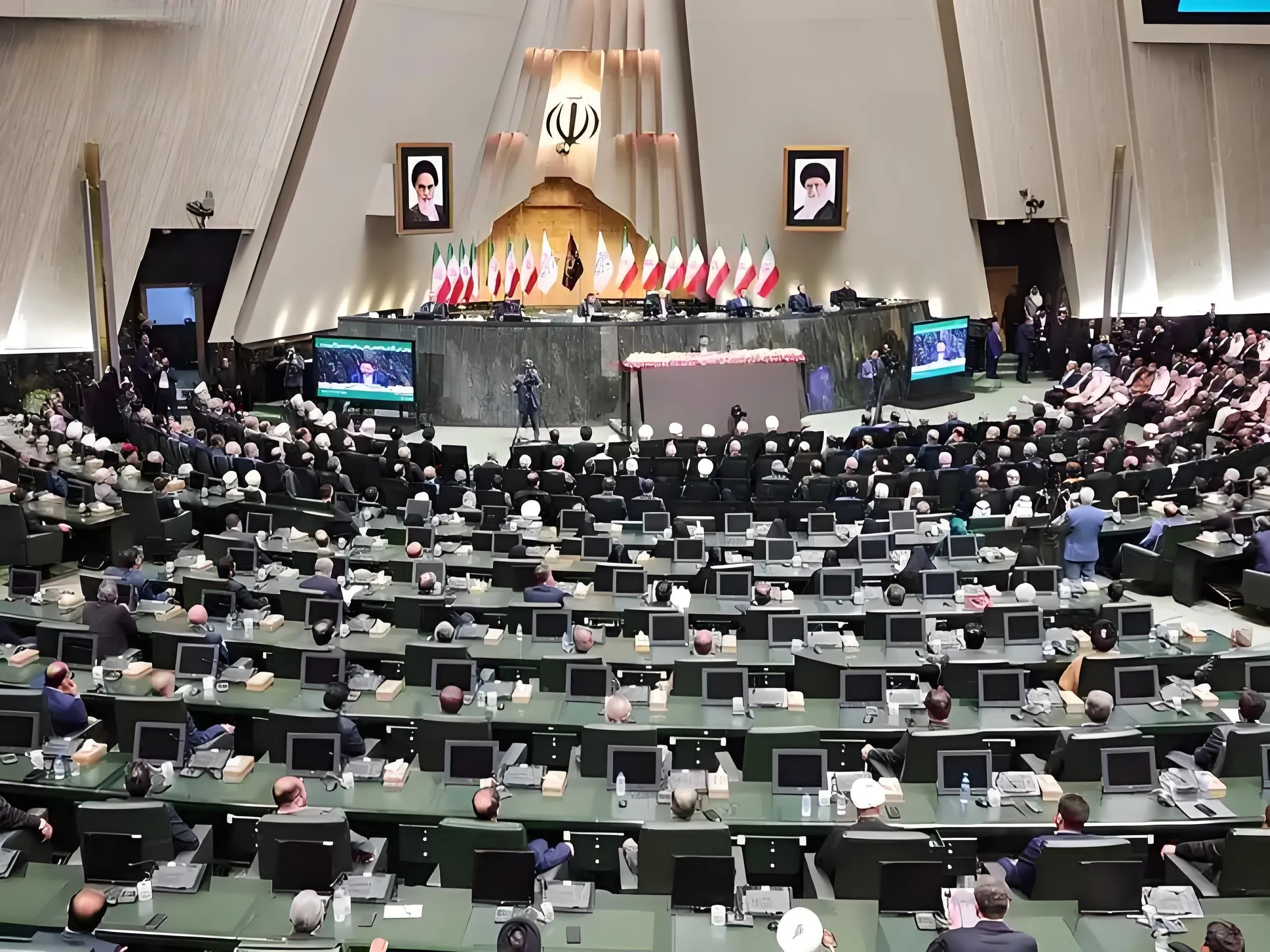 伊朗做出了正确选择。据伊朗学生通讯社6月29日报道，伊朗伊斯兰议会已通过一项