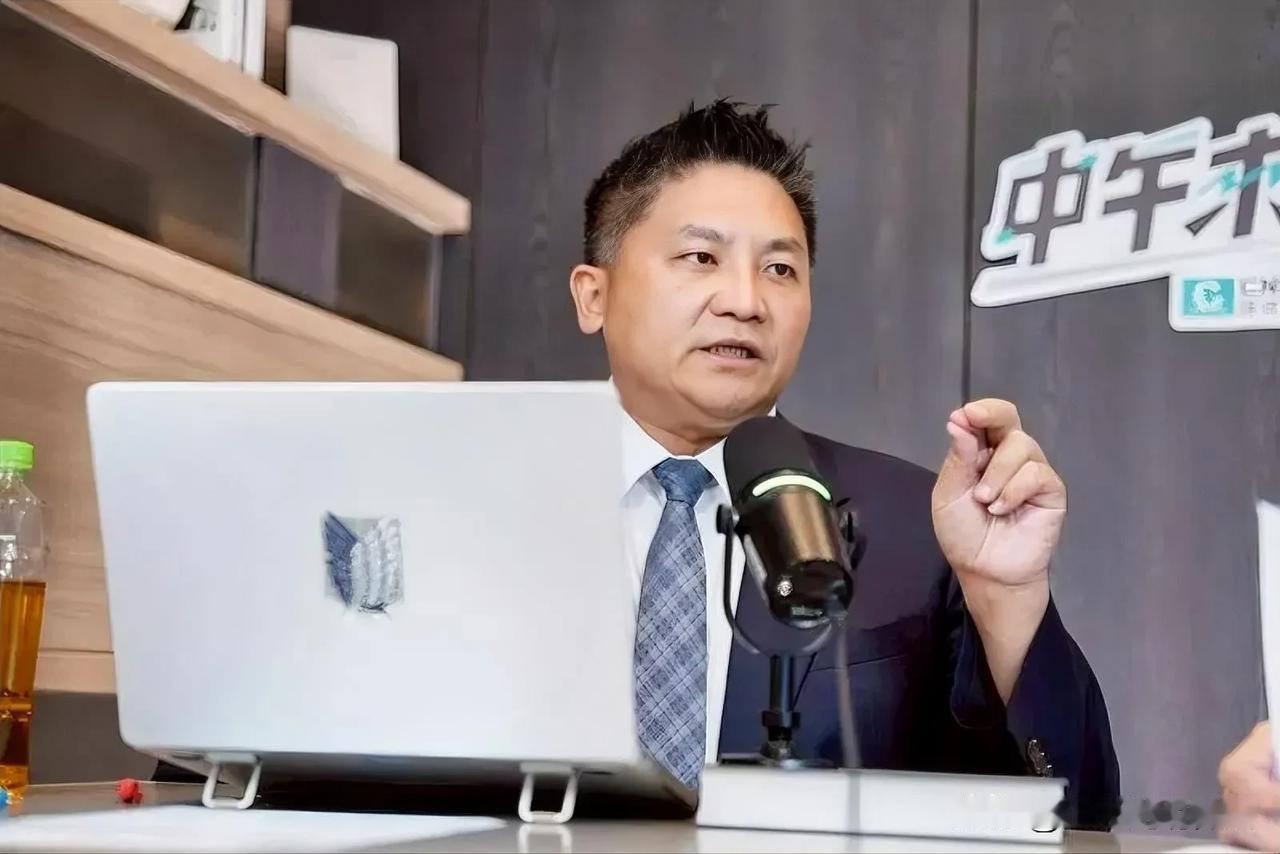 何鹰鹭退党轰郑丽文诱导讲统一吴宗宪：是她自己加料国民党中常委何鹰鹭拍促统