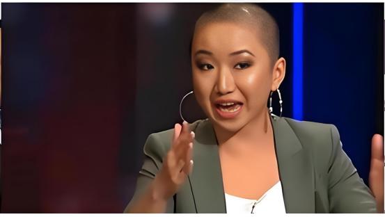 六年前，她亲手炮制“新疆棉”谎言，煽动全球品牌围剿中国产业链；六年后，她移师澳洲