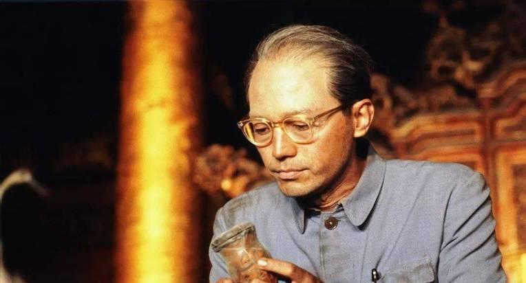 1967年10月17日，溥仪在北京因病去世后，他的家人不知道该以何种规格来安葬溥