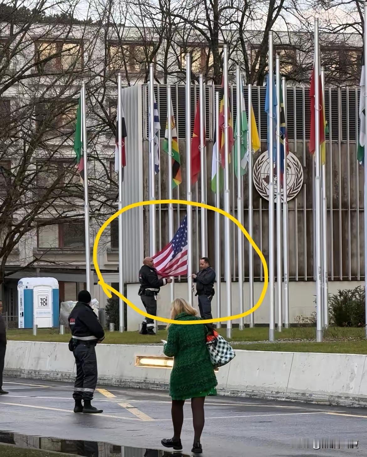 世卫组织今日有史以来首次撤下美国国旗！一个时代过去了！​遥想当年口罩事态出现时