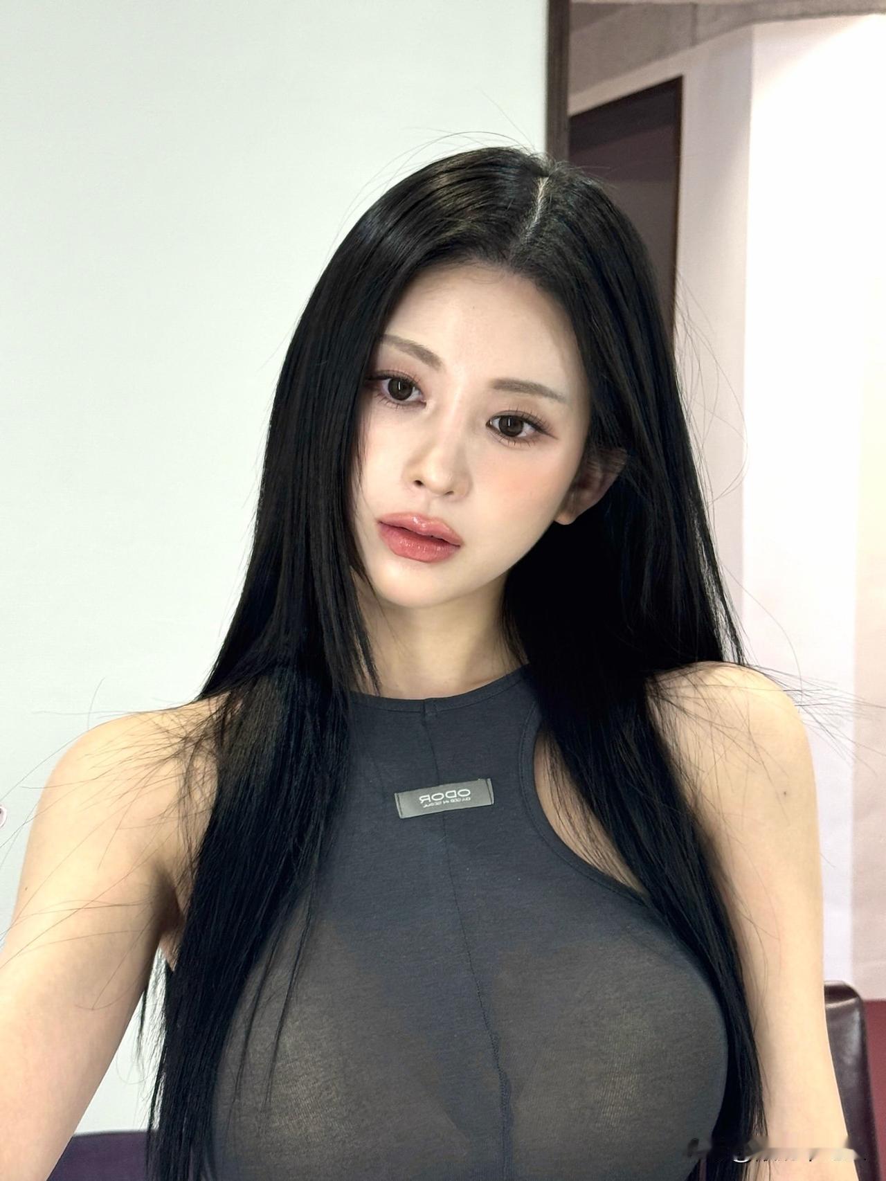 温柔可爱的女生你喜欢吗?当一个人踮起脚尖靠近太阳的时候，全世界都挡不住她的光芒