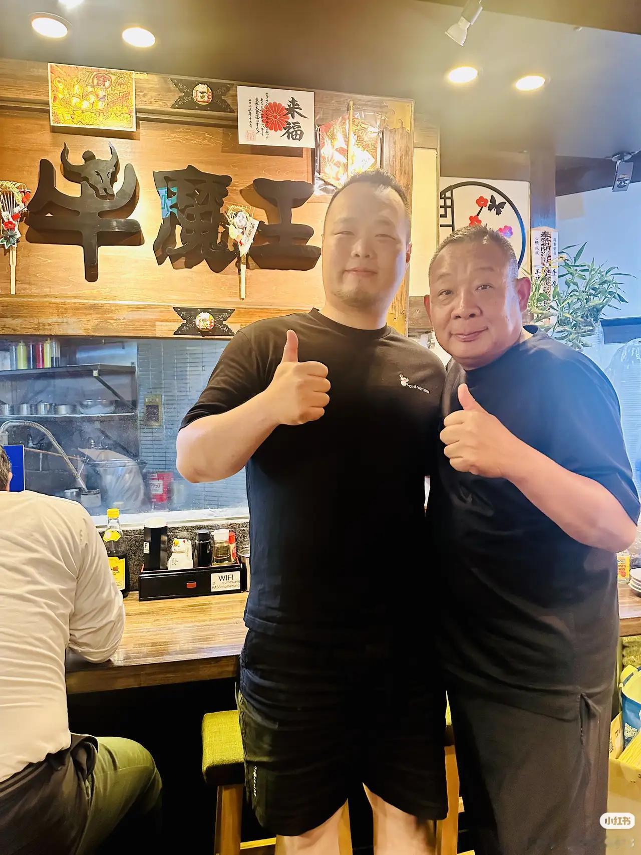 于东来吃顿饭，店家免单他硬付600，双方拉扯半天看懵了说真的，这事儿我刷到第一