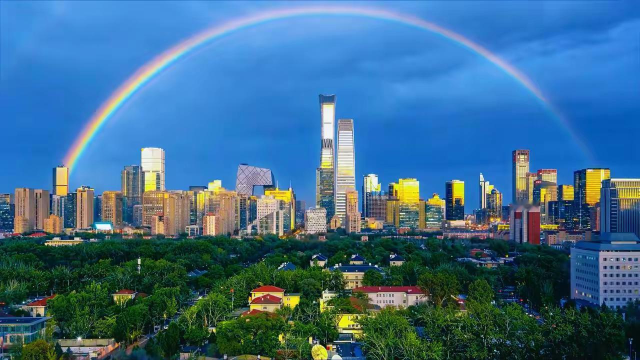 《叙说军衔》军中提干授军衔，少尉排长起步篇。一杠一星是少尉，一杠二星中尉