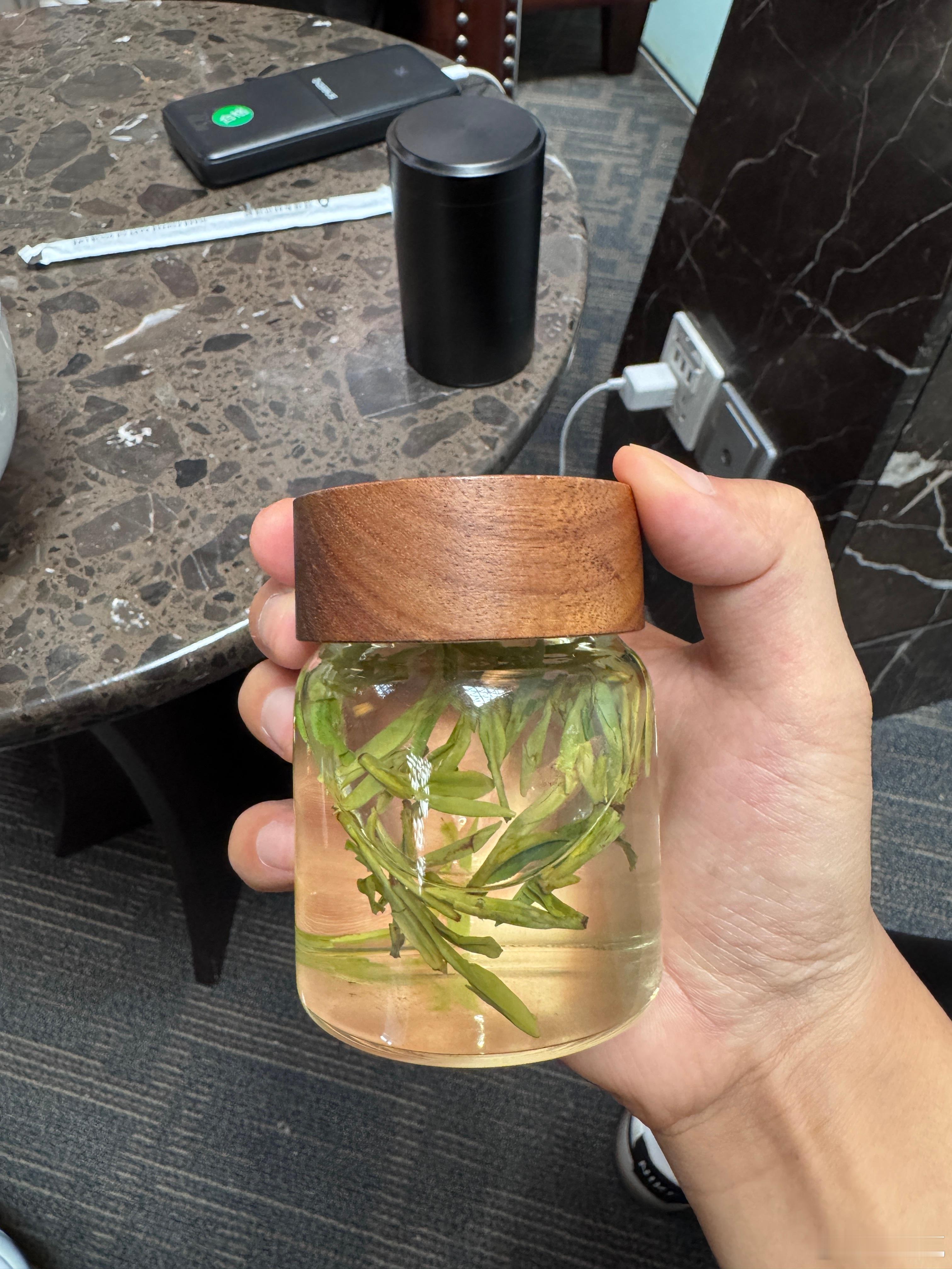 年纪大了，走到哪都想来一口明前龙井，惬意​​​