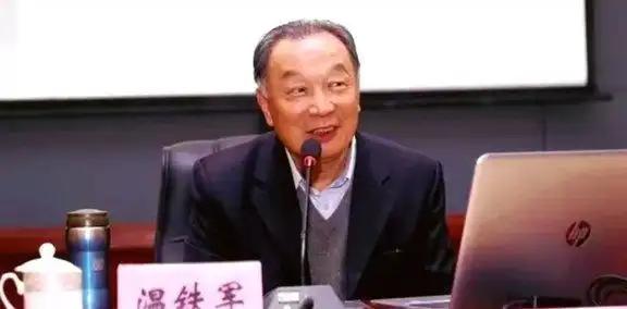 温铁军这话太扎心了！农民原本花30万能住上三层小楼，八九万就能开上车，日子滋润得