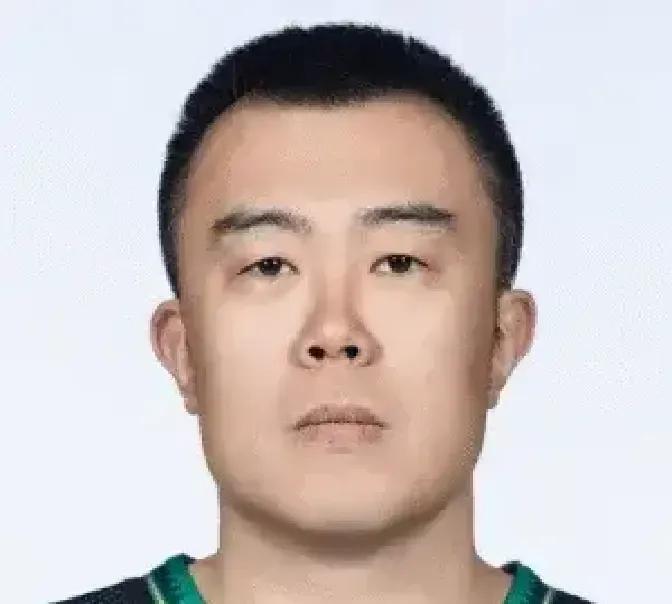 体测数据居然“撒谎”：韩德君全面压制新人，但未来篮球已悄悄换了答案。看静态数