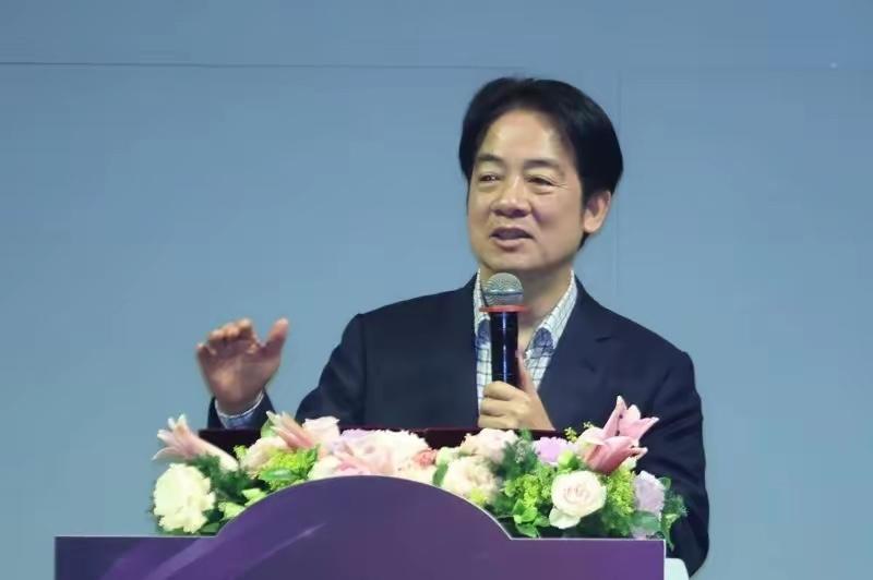 中国大陆上午刚向美方指出“台湾问题是中美关系中最重要的问题”，“台独与台海和平水