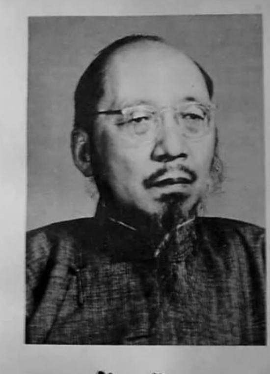 1949年周恩来邀请毛主席的好友，严厉批评他后愤然离开，并留下邓颖超陪同对方，这