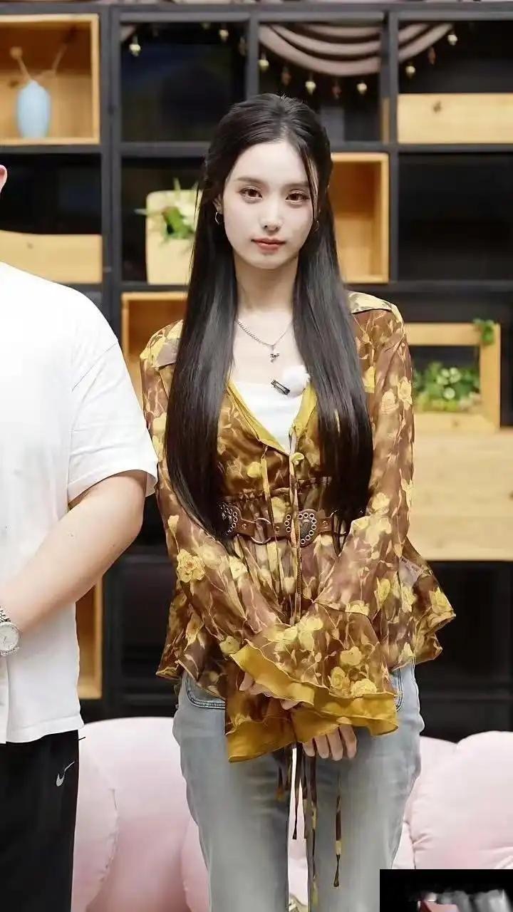 看迷糊了这张，徐艺洋也太美了