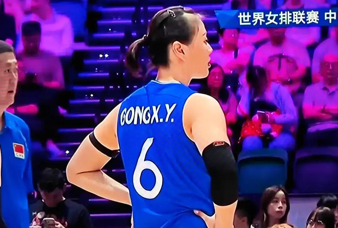 听了李颖的解说，心里真不是滋味，才明白过来，我们可能都错怪龚翔宇了之前看她上