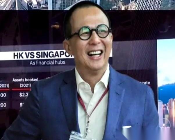 李嘉诚的儿子，李泽楷，刚刚拍出1.7亿港币，拿下了香港的世界杯转播权。消息一出