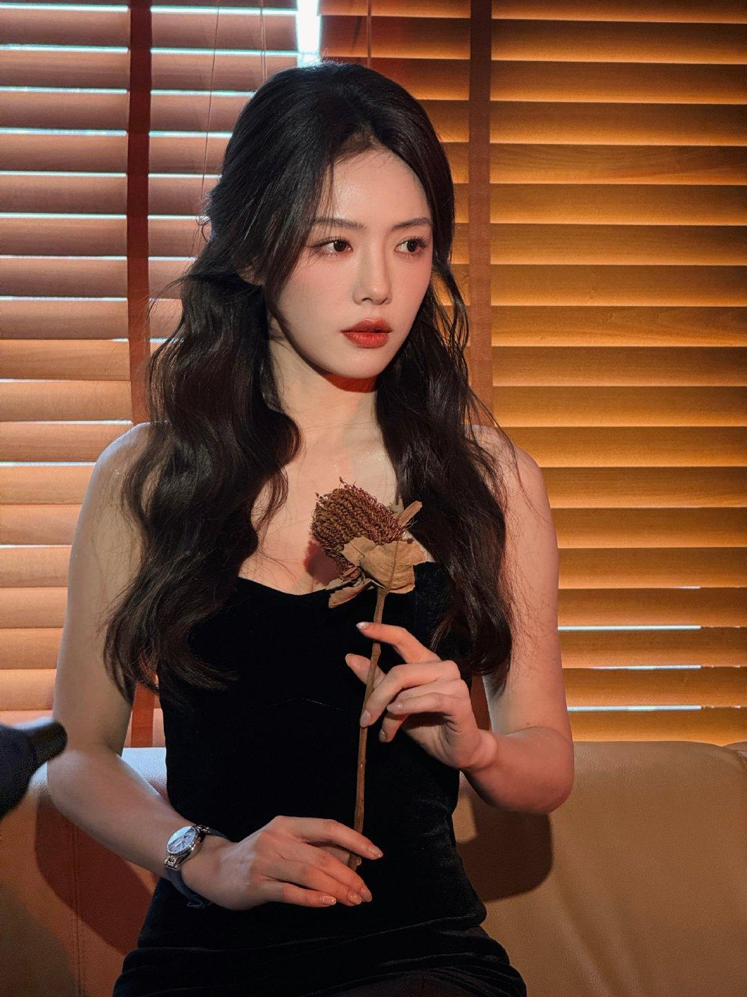 顶级身材和美貌[滑稽笑]蔡文静娱乐