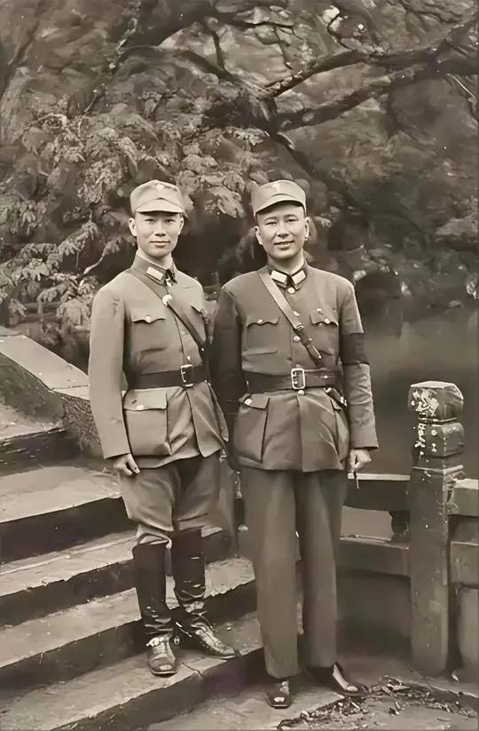 1945年，陈诚与白崇禧在云南昆明会面时的一张留影，当时抗战即将结束，二人又身居