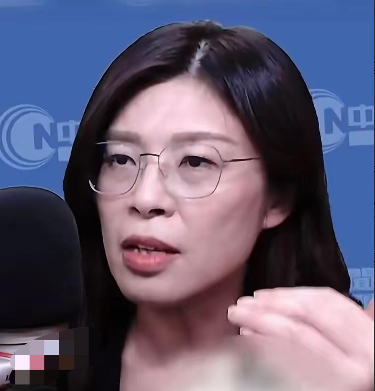 11月12日，郑丽文与美国在台协会终于见面了，通过对郑丽文的观察，终于发现她是一