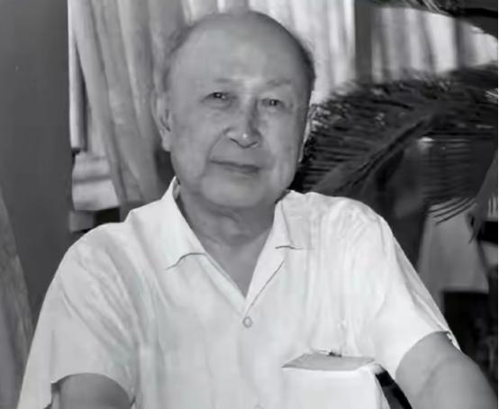 1955年6月的一天，洛杉矶街头，一个中年男人鬼鬼祟祟地走出家门。他左看右看