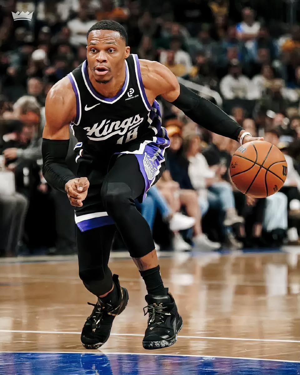 国王这4位首发太坑了吧！威少尽力了！！德罗赞：首发上场35分钟，投篮16中8，